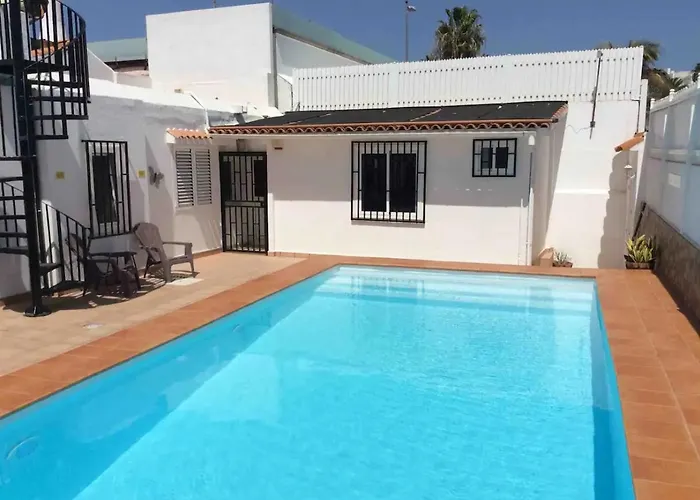 Villa Bahamas Private Heated Pool Close To Town.
